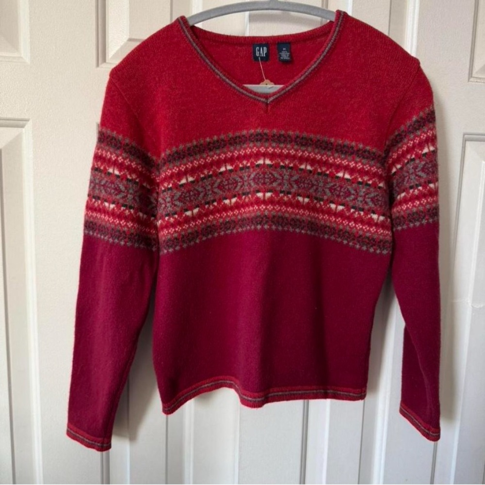 GAP Women's V-Neck Wool Sweater